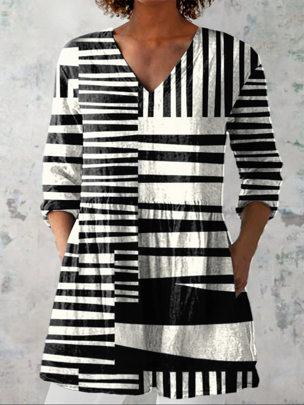 Quinn | Long Blouse with Striking Pattern