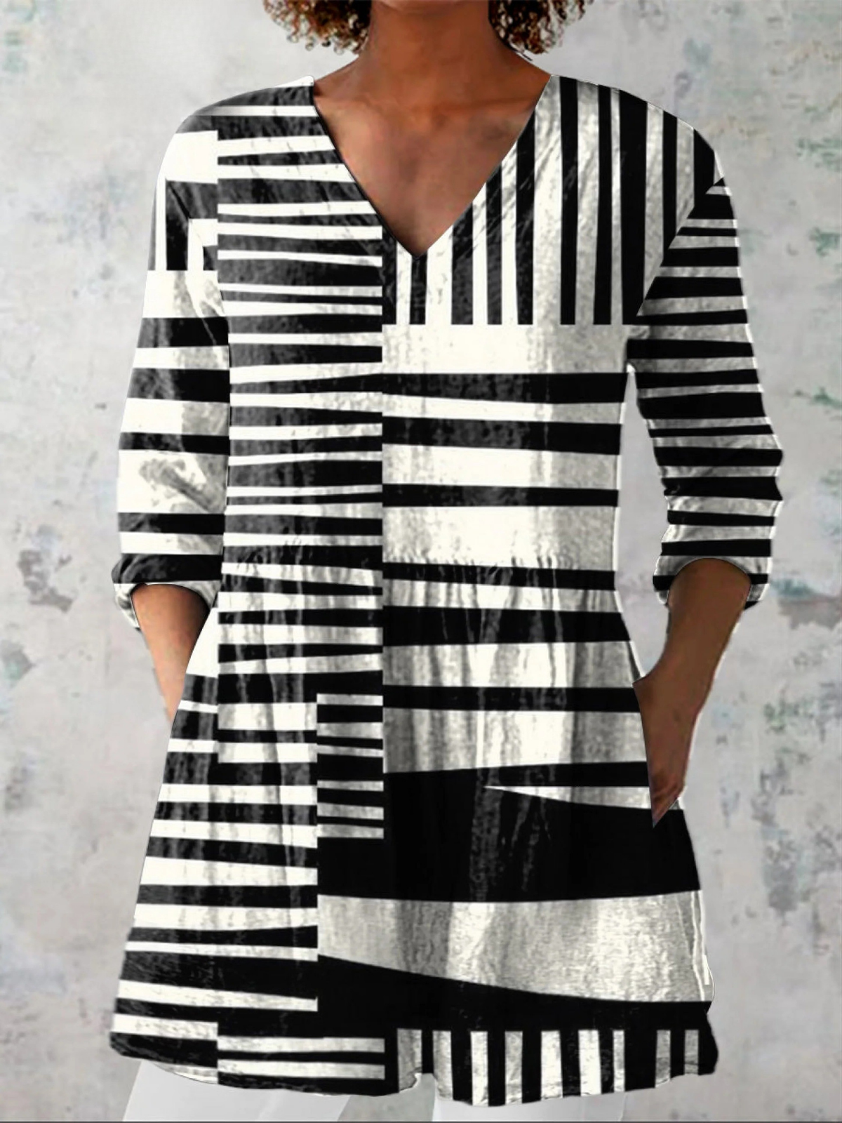 Quinn | Long Blouse with Striking Pattern